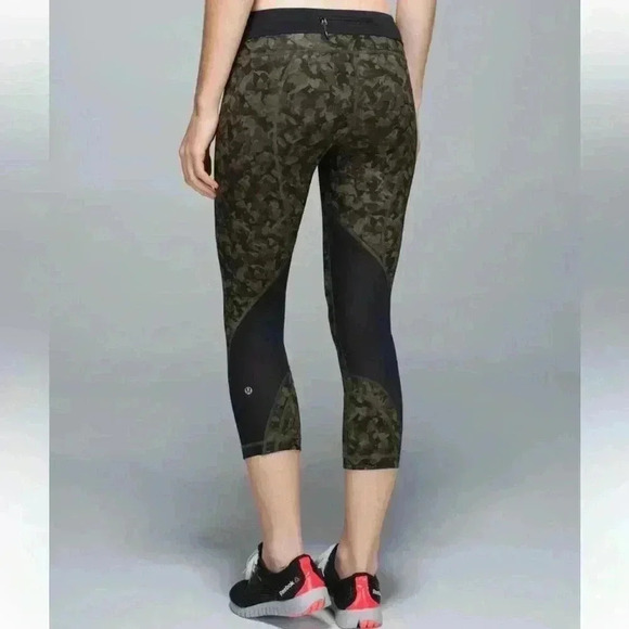 Lululemon Run Inspire Crop Leggings khaki green and black camouflage size 6 - Picture 2 of 3